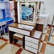 Bàn Trang Điểm Gương Đèn Led -GV- Màu ÓC Chó Bàn Trang Điểm Gương Đèn Led -GV- Màu ÓC Chó